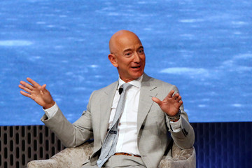 Jeff Bezos Sells $2.5 Billion Amazon (AMZN) Shares – Cryptovibes.com ...